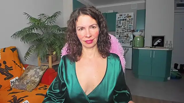 Snapshot of ChristinaGlory chatting on 03-19-25, 04:13 ChristinaGlory online show from 03-19-25, 04:13