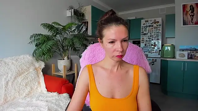 Snapshot of ChristinaGlory chatting on 10-23-25, 07:29 ChristinaGlory online show from 10-23-25, 07:29