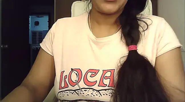 Snapshot of Spandana_Sweety chatting on 01-07-25, 01:57 Spandana Sweety online show from 01-07-25, 01:57