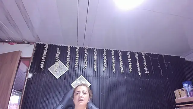 Snapshot of lalanaughty chatting on 02-14-26, 12:02 lalanaughty online show from 02-14-26, 12:02