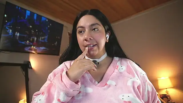 coraline latin online show from 05-03-26, 12:55