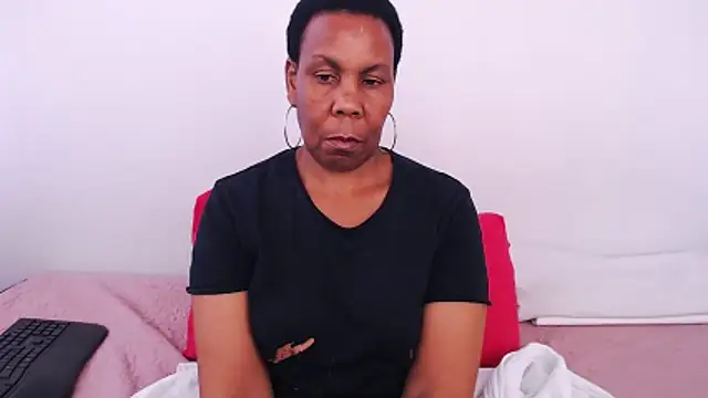 Snapshot of SuperNova40 chatting on 12-22-25, 01:52 SuperNova40 online show from 12-22-25, 01:52