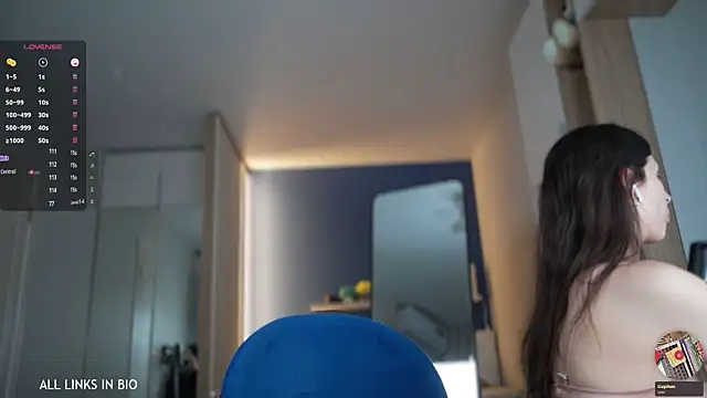 LAUREL HAZEL online show from 02-20-25, 07:19