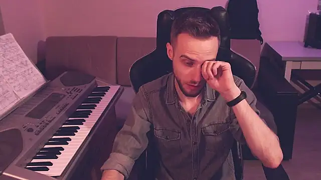 Snapshot of Sweetparker chatting on 12-15-24, 10:37 Sweetparker online show from 12-15-24, 10:37