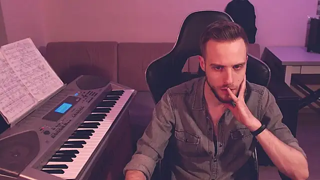 Snapshot of Sweetparker chatting on 12-21-24, 06:02 Sweetparker online show from 12-21-24, 06:02