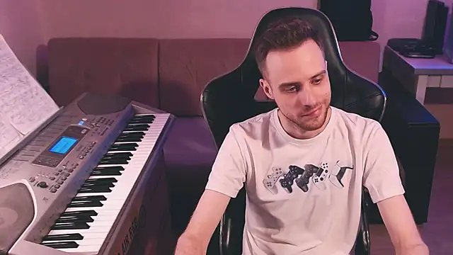 Snapshot of Sweetparker chatting on 10-11-25, 04:05 Sweetparker online show from 10-11-25, 04:05