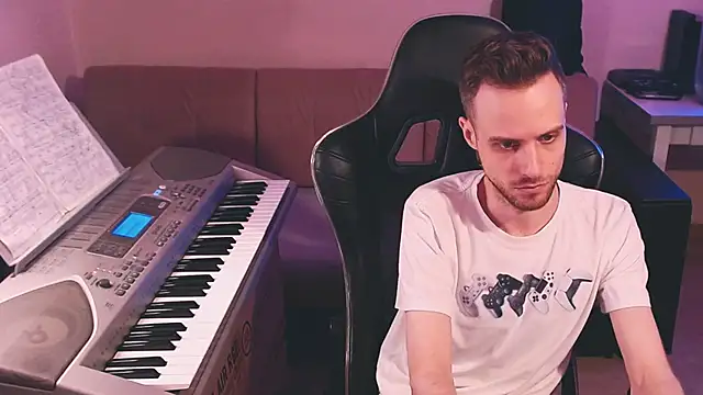 Snapshot of Sweetparker chatting on 10-12-25, 08:08 Sweetparker online show from 10-12-25, 08:08