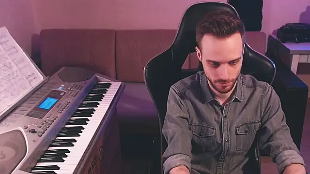 Snapshot of Sweetparker chatting on 10-22-25, 07:24 Sweetparker online show from 10-22-25, 07:24