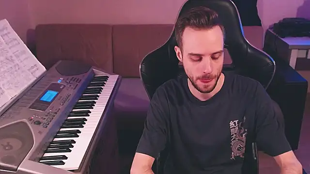 Snapshot of Sweetparker chatting on 10-30-25, 04:08 Sweetparker online show from 10-30-25, 04:08