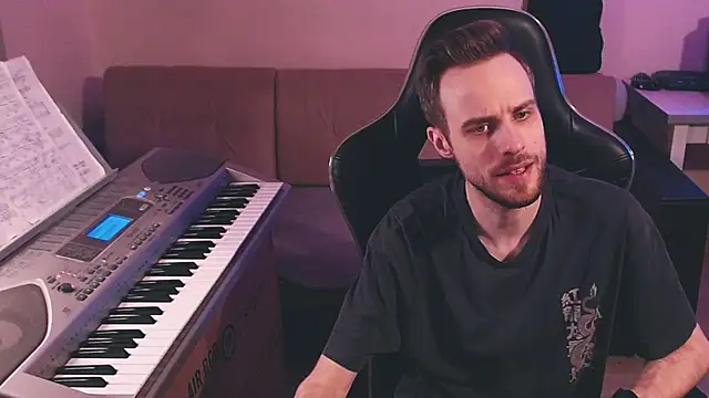 Snapshot of Sweetparker chatting on 11-12-25, 08:19 Sweetparker online show from 11-12-25, 08:19