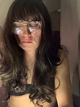 Snapshot of Chic_desire chatting on 03-02-26, 08:26 Chic desire online show from 03-02-26, 08:26