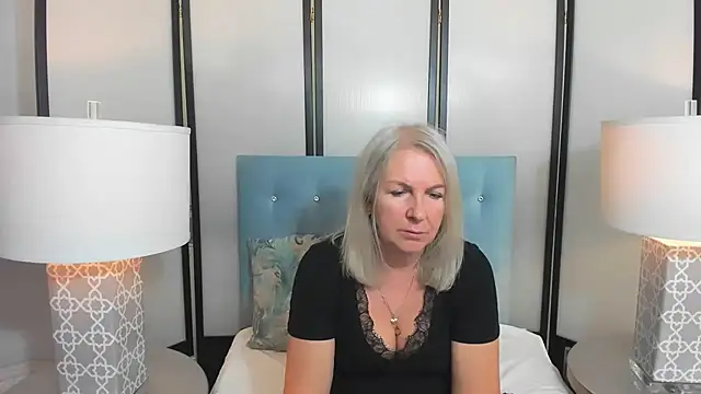 EricaTop online show from 10-13-25, 04:18