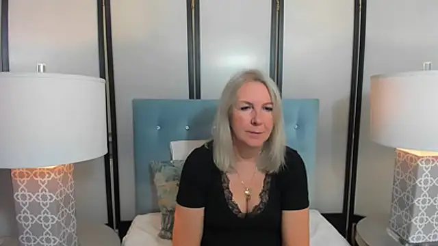 EricaTop online show from 10-25-25, 05:04