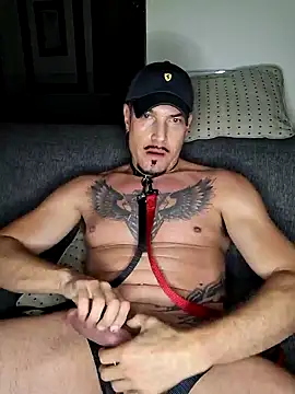 Snapshot of Dv8rBoy666 chatting on 01-16-25, 03:23 Dv8rBoy666 online show from 01-16-25, 03:23
