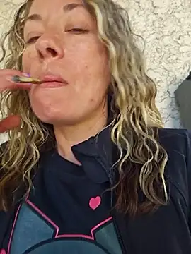  NinaLuvSins  online show from 10-04-25, 02:37