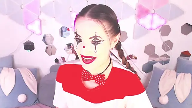 Snapshot of LexiKiss chatting on 12-13-25, 10:59 LexiKiss online show from 12-13-25, 10:59