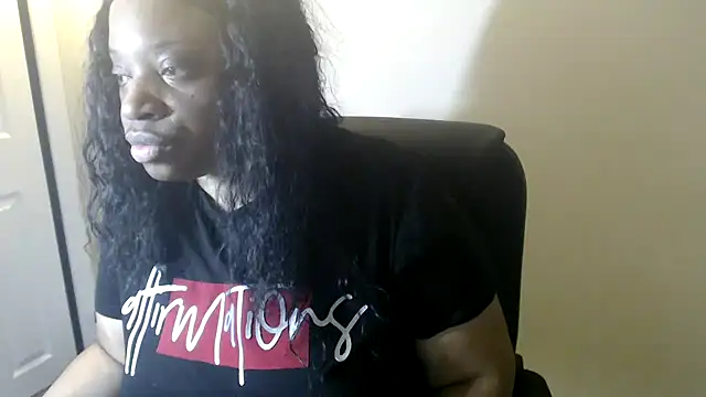 Snapshot of Sexymona1218 chatting on 02-13-26, 06:53 Sexymona1218 online show from 02-13-26, 06:53