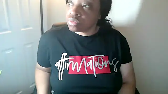 Snapshot of Sexymona1218 chatting on 02-25-26, 10:36 Sexymona1218 online show from 02-25-26, 10:36