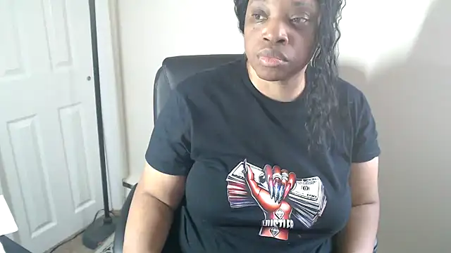 Snapshot of Sexymona1218 chatting on 03-17-26, 06:44 Sexymona1218 online show from 03-17-26, 06:44