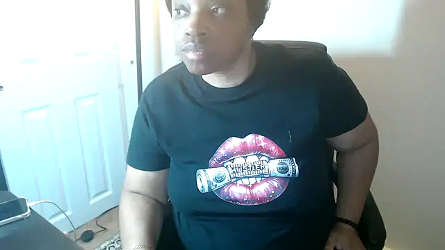 Snapshot of Sexymona1218 chatting on 03-24-26, 01:54 Sexymona1218 online show from 03-24-26, 01:54