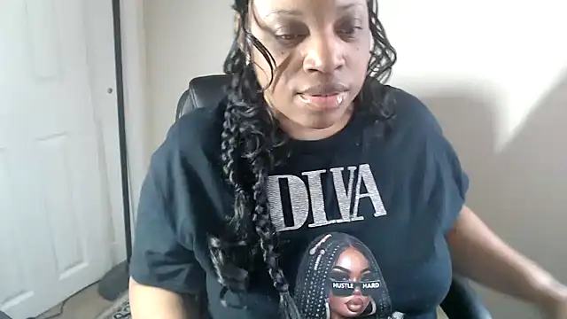 Snapshot of Sexymona1218 chatting on 03-27-26, 06:29 Sexymona1218 online show from 03-27-26, 06:29