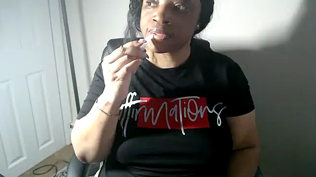 Sexymona1218 online show from 05-28-26, 09:50