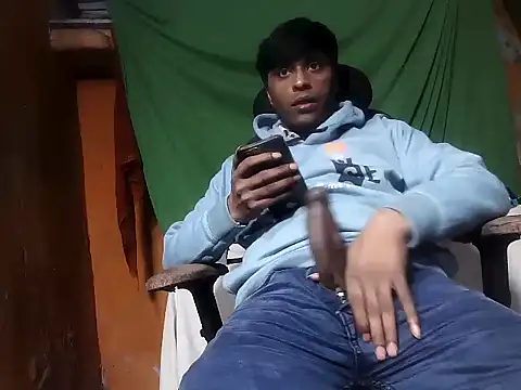 Snapshot of desiboy1101 chatting on 12-22-25, 02:03 desiboy1101 online show from 12-22-25, 02:03