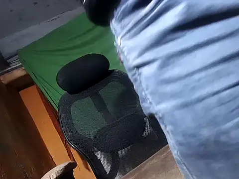 Snapshot of desiboy1101 chatting on 01-13-26, 01:16 desiboy1101 online show from 01-13-26, 01:16