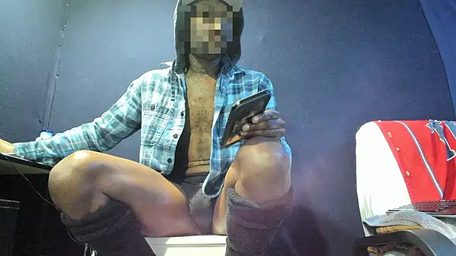 Snapshot of iBreakHeartz chatting on 12-24-24, 06:28 iBreakHeartz online show from 12-24-24, 06:28