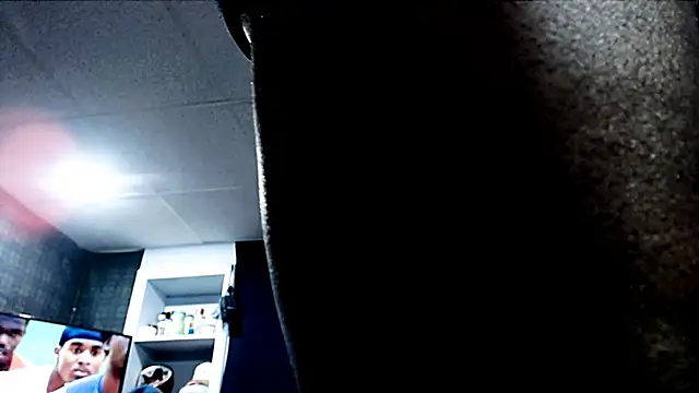 Snapshot of iBreakHeartz chatting on 02-19-25, 11:46 iBreakHeartz online show from 02-19-25, 11:46