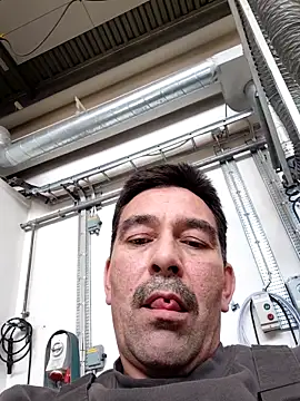 dick81 online show from 05-15-26, 01:51