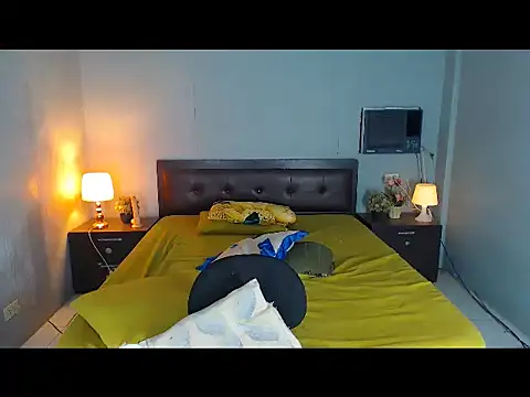 BadGirlsInBedXX online show from 06-09-26, 12:22