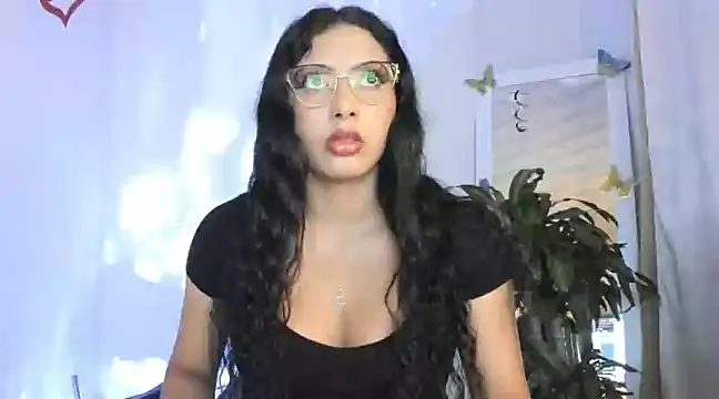 kirasofia online show from 02-25-25, 03:52