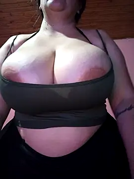 Snapshot of Yeka_Montes chatting on 01-13-26, 02:39 Yeka Montes online show from 01-13-26, 02:39