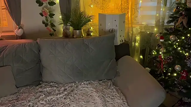 Monageil online show from 12-17-25, 03:40