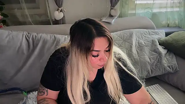 Monageil online show from 03-19-26, 01:04