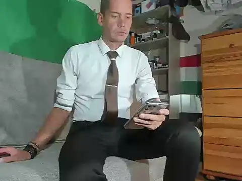 viraglaci18xh online show from 10-04-25, 02:37