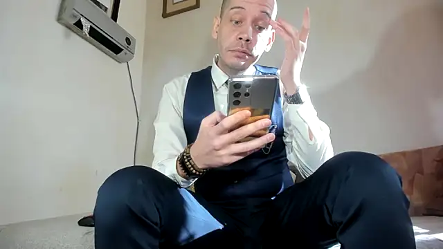 Snapshot of viraglaci18@xh chatting on 02-27-26, 01:00 viraglaci18xh online show from 02-27-26, 01:00