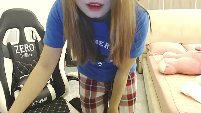 Snapshot of Hanako_love chatting on 12-27-24, 03:48 Hanako love online show from 12-27-24, 03:48