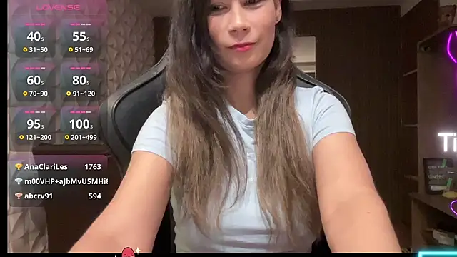 Snapshot of Leilacharlotte chatting on 02-26-26, 09:25 Leilacharlotte online show from 02-26-26, 09:25