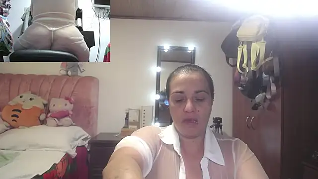 Snapshot of zoe_hotxxx chatting on 05-11-26, 02:01 zoe hotxxx online show from 05-11-26, 02:01