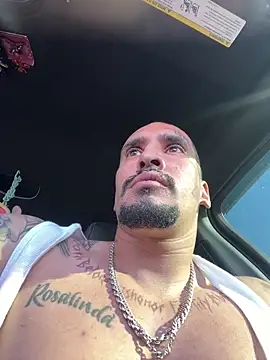 Snapshot of Slumlords chatting on 02-23-26, 10:40 Slumlords online show from 02-23-26, 10:40