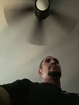 Snapshot of Slumlords chatting on 03-25-26, 09:54 Slumlords online show from 03-25-26, 09:54