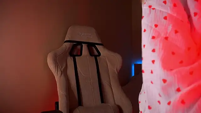 Liuba Fox online show from 12-28-24, 08:25