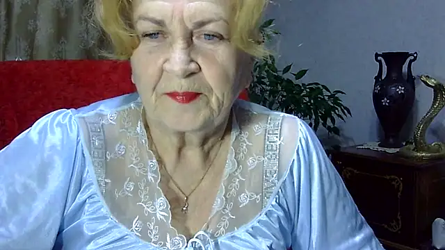 Emma52610 online show from 01-24-25, 12:20