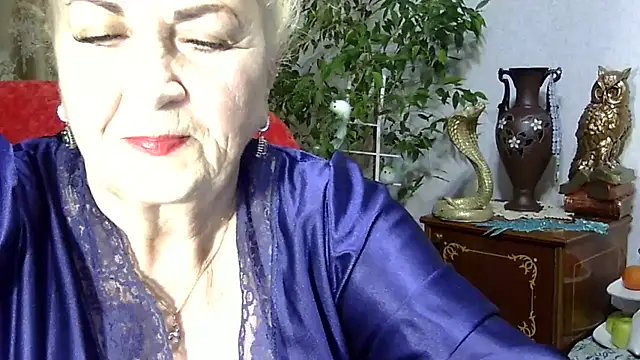 Emma52610 online show from 02-18-25, 05:21