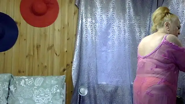 Emma52610 online show from 10-08-25, 07:28