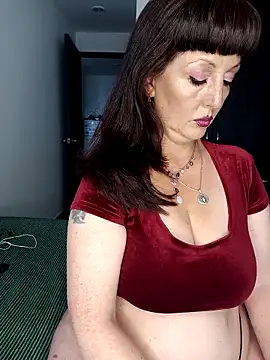 FireWoman online show from 02-15-26, 05:31