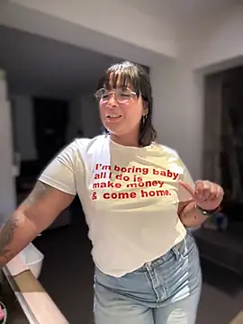 Snapshot of DannaaMeliza chatting on 12-14-24, 08:18 DannaaMeliza online show from 12-14-24, 08:18