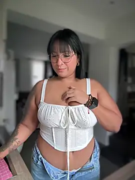 Snapshot of DannaaMeliza chatting on 12-19-24, 09:51 DannaaMeliza online show from 12-19-24, 09:51